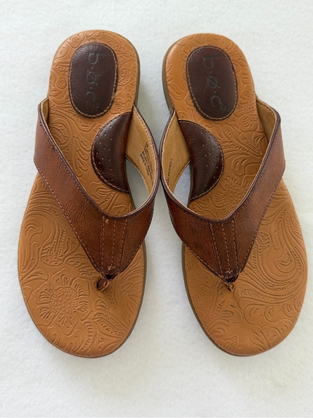 b.o.c. Women's Brown Leather Thong Sandals with Embossed Footbed